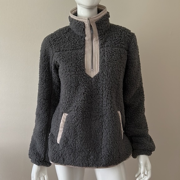 (NWT) Abercrombie & Fitch Grey Super Soft Sherpa Fleece Pullover, Small - Picture 6 of 17